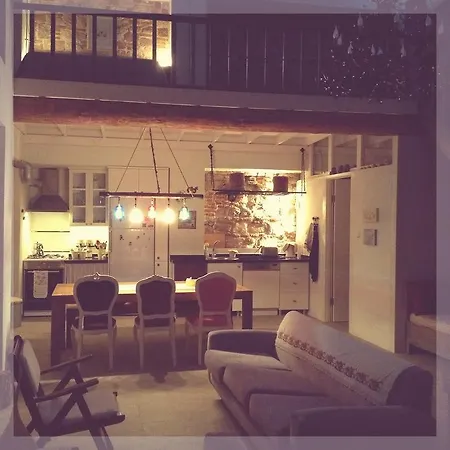 Blue House בית הארחה